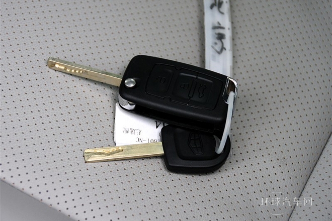 2013款 2.4L 自動尊貴型