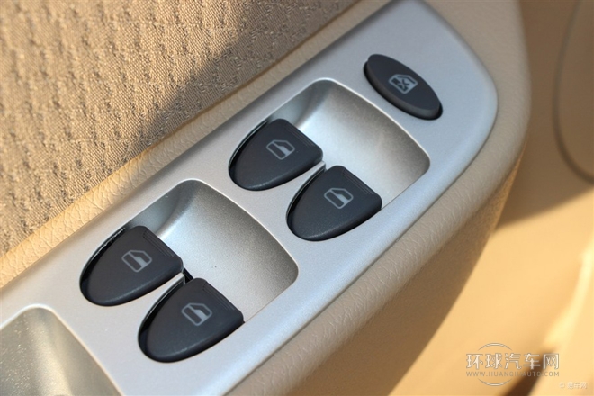 2013款 1.5L豪華型