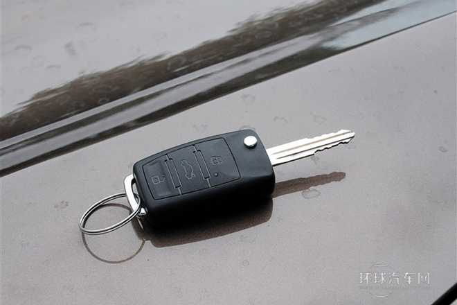 2013款 1.8T 手動兩驅(qū)智尊版