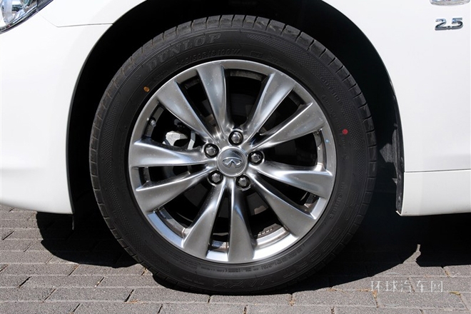 2013款 2.5L 舒適版