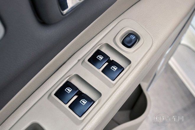 2012款 2.4L 手動兩驅豪華型