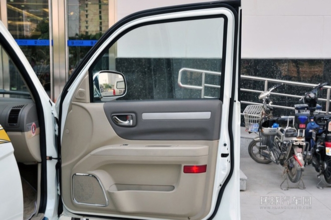 2012款 2.4L 手動兩驅(qū)豪華型