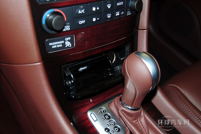 2013款 2.5L 兩驅尊雅版