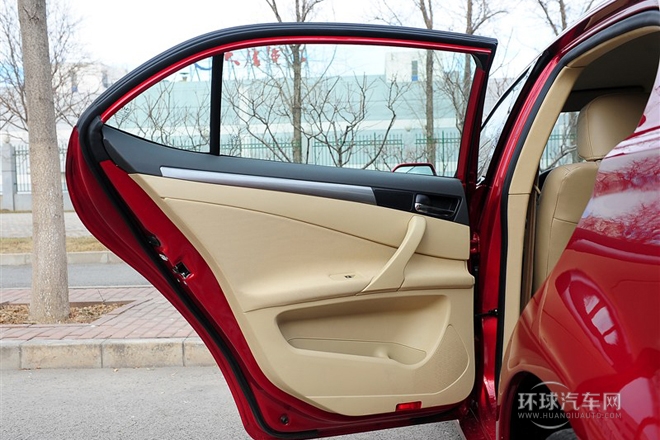 2013款 2.0L 手動(dòng)舒適型