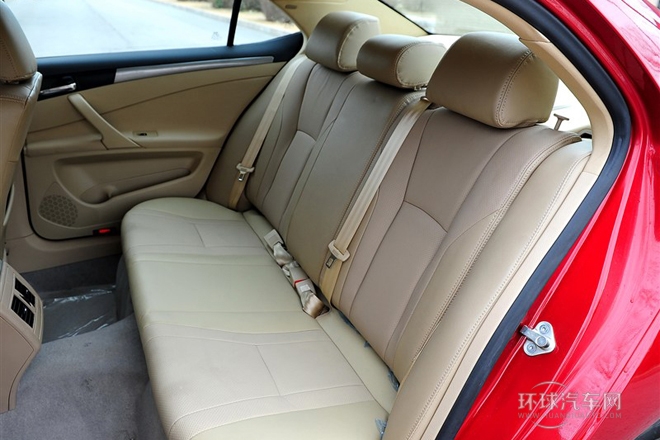 2013款 2.0L 手動舒適型