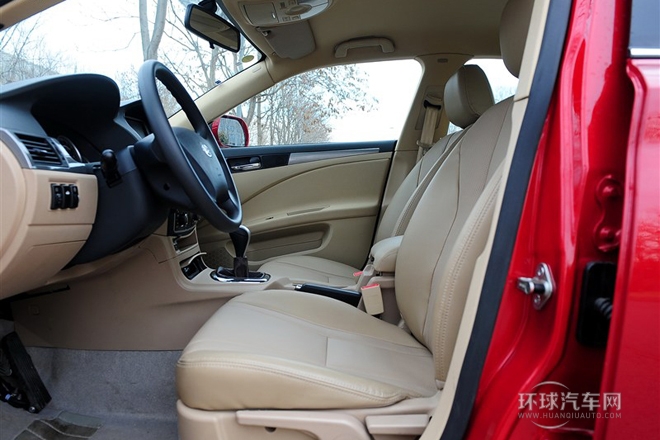 2013款 2.0L 手動舒適型