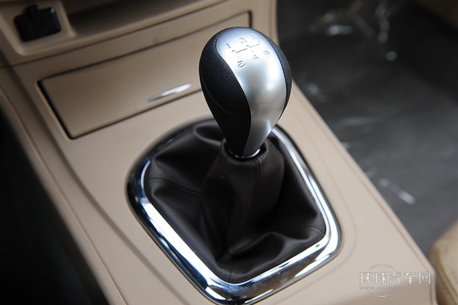 2013款 2.0L 手動舒適型