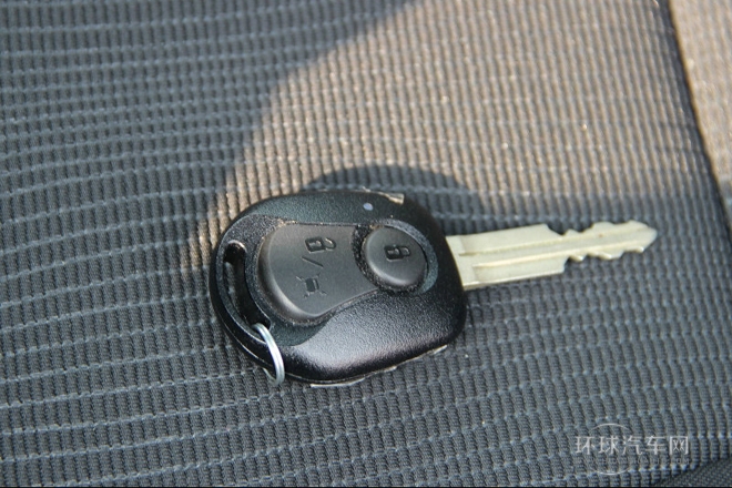 2014款 2.3L 兩驅(qū)自動(dòng)舒適汽油版