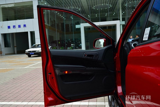 2014款 2.3L 兩驅自動舒適汽油版