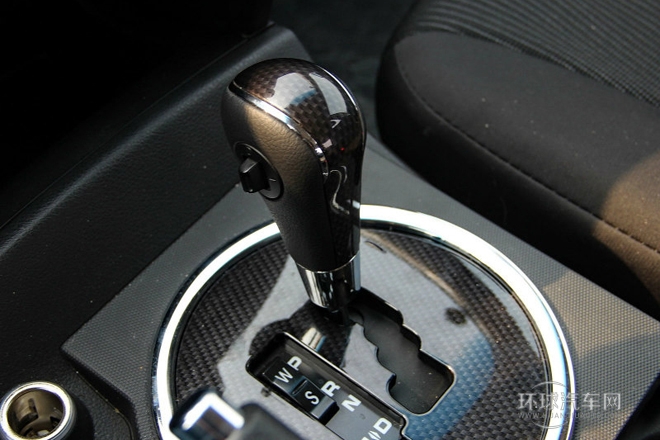 2014款 2.3L 兩驅自動舒適汽油版