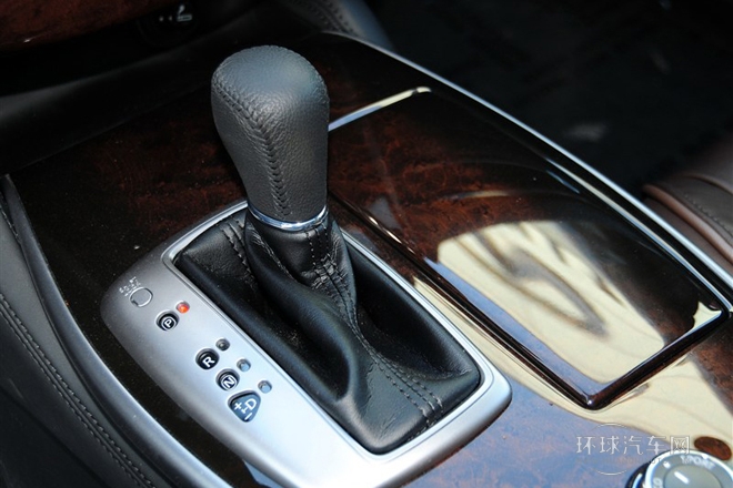 2013款 JX35 兩驅卓越版