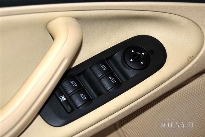 2008款 2.3L 7座豪華型