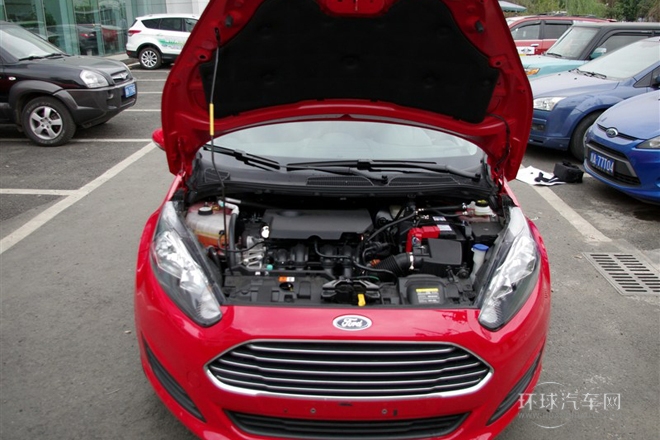 2013款 兩廂 1.5L 手動風(fēng)尚型