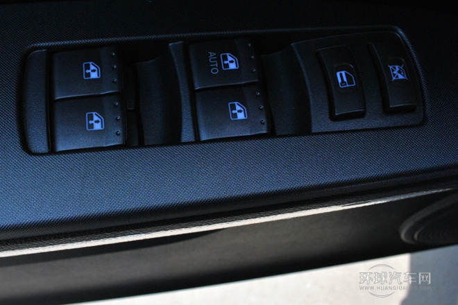 2011款 2.0T 兩驅精英導航版