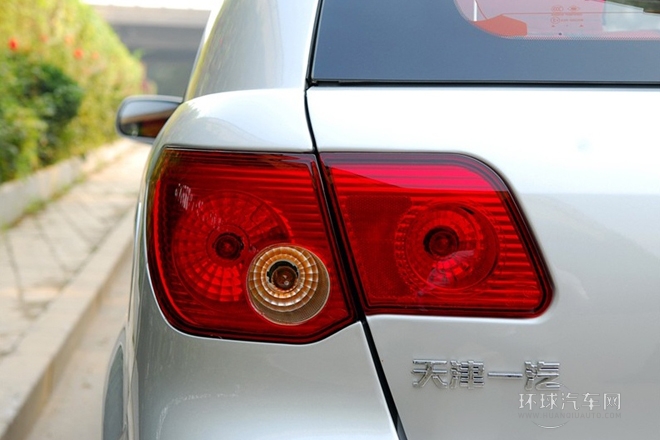 2008款 兩廂 1.3L 手動精英型