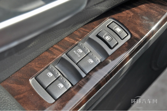 2013款 1.8T 4WD 自動行政版