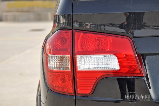 2013款 1.8T 4WD 自動行政版