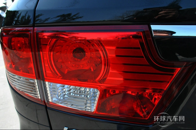 2011款 2.0T 兩驅精英導航版