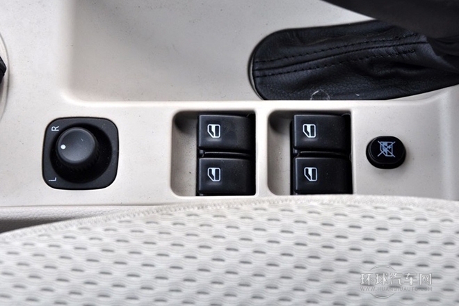 2009款 兩廂 1.5L 手動精英型