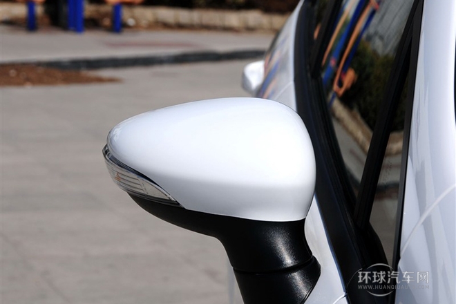 2013款 兩廂 1.5L 自動品尚型