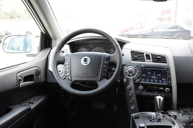 2011款 2.0T 兩驅(qū)豪華導(dǎo)航版