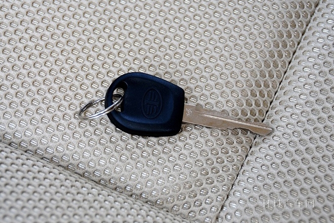 2011款 三廂 1.5L 手動精英型