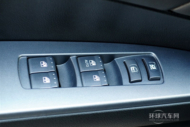 2011款 2.0T 四驅(qū)豪華導(dǎo)航版