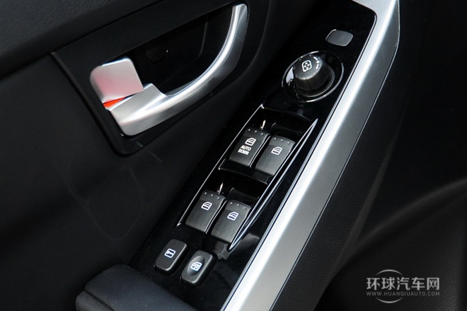 2014款 2.0L 汽油兩驅手動舒適導航版