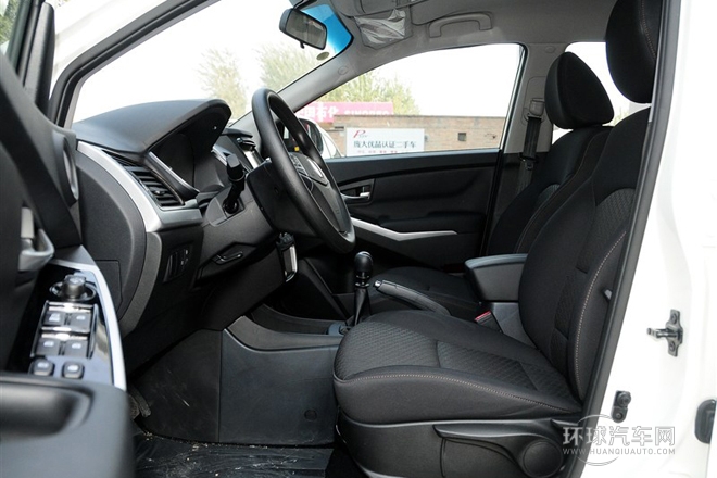 2014款 2.0L 汽油兩驅(qū)手動(dòng)舒適導(dǎo)航版