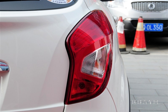 2014款 2.0L 汽油兩驅手動舒適導航版