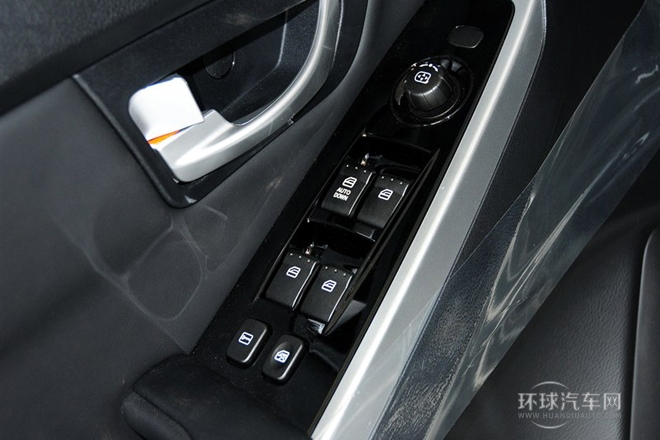 2014款 2.0L 汽油兩驅(qū)自動(dòng)精英導(dǎo)航版