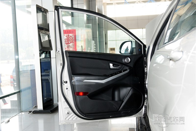 2014款 2.0L 汽油兩驅自動精英導航版