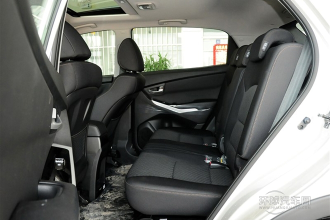 2014款 2.0L 汽油兩驅自動精英導航版