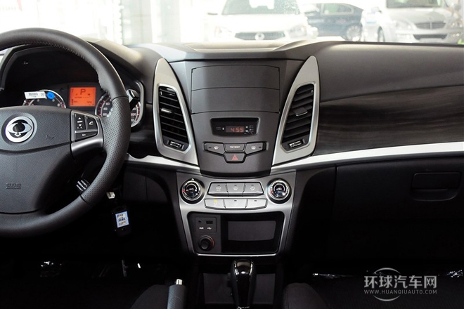 2014款 2.0L 汽油兩驅自動精英導航版