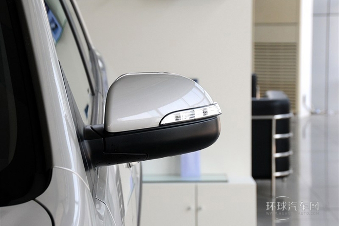 2014款 2.0L 汽油兩驅自動精英導航版