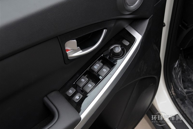 2014款 2.0L 汽油兩驅自動典藏版