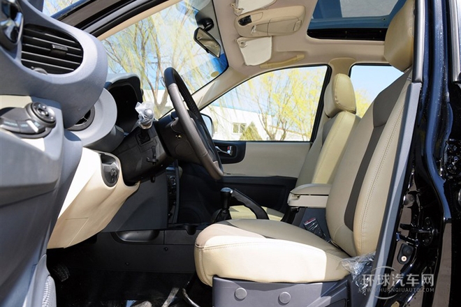 2013款 1.8T 手動兩驅(qū)導(dǎo)航版