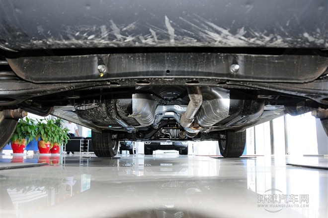 2014款 2.0L 汽油兩驅自動豪華導航版