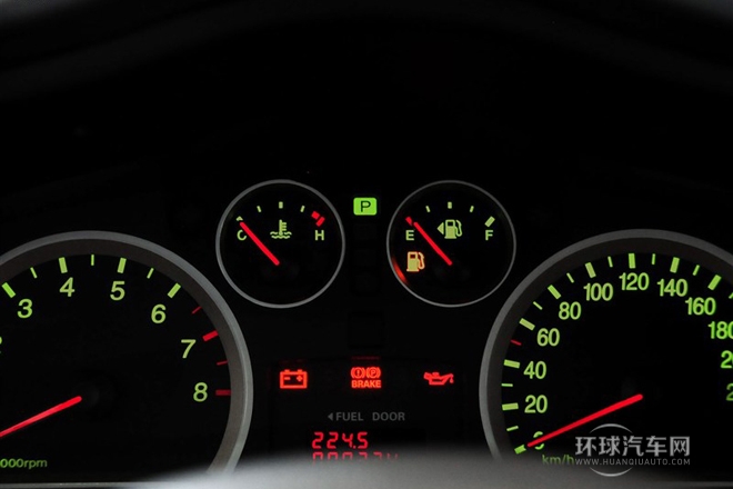 2013款 1.8T 自動兩驅(qū)天窗版