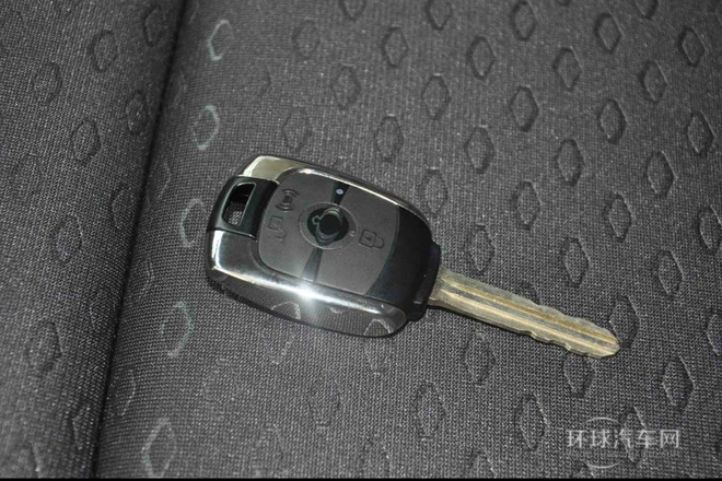 2011款 2.0T 柴油兩驅手動舒適導航版