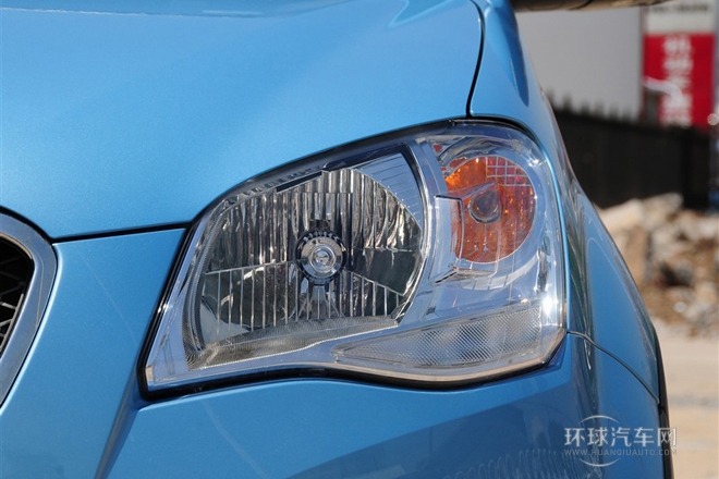 2011款 2.0T 柴油兩驅(qū)自動精英導(dǎo)航版