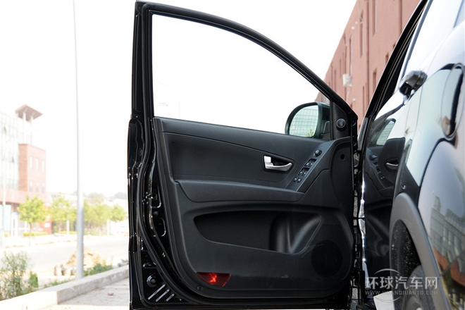 2011款 2.0T 柴油兩驅(qū)自動(dòng)豪華導(dǎo)航版