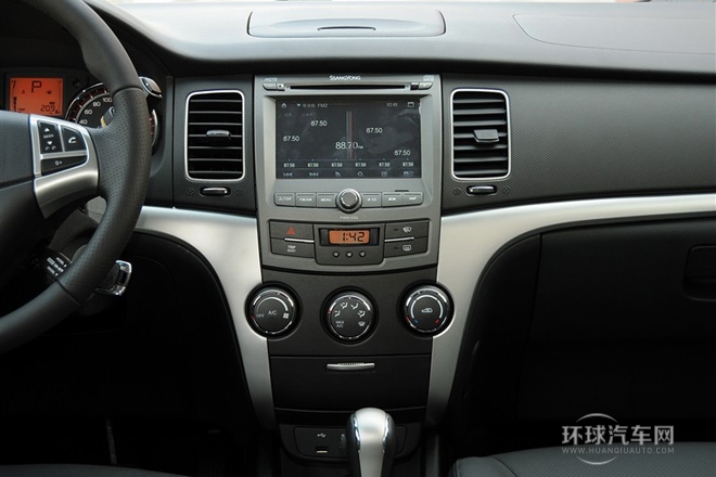 2011款 2.0T 柴油兩驅自動豪華導航版