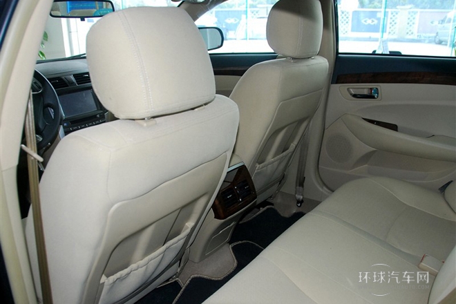 2011款 1.8T 手動舒適汽油版