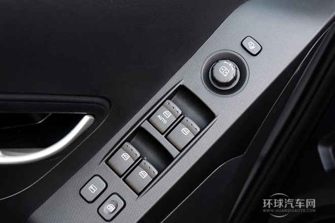 2011款 2.0T 柴油四驅自動豪華導航版