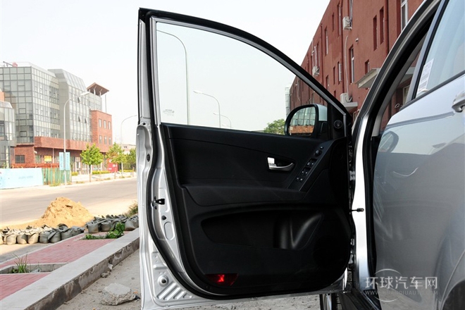 2011款 2.0T 柴油四驅(qū)自動(dòng)豪華導(dǎo)航版