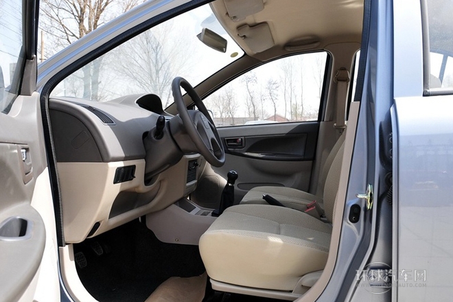 2011款 三廂 1.5L 手動標準型