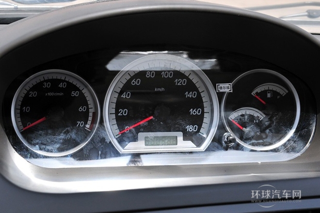 2011款 三廂 1.5L 手動標準型