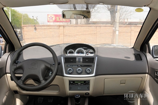 2011款 三廂 1.5L 手動標準型