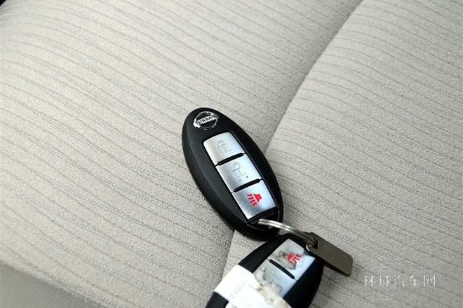 2011款 1.6L 手動智能型